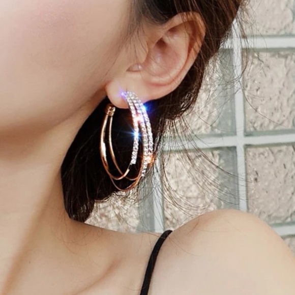 New 18k Gold Luxury Diamond Hoop Earrings - Picture 5 of 6